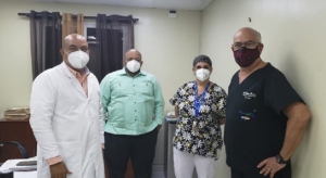 El director general del Dar&iacute;o Contreras, Dr. C&eacute;sar Roque realiza Visita Cortes&iacute;a al Director del Hospital Moscoso Puello.