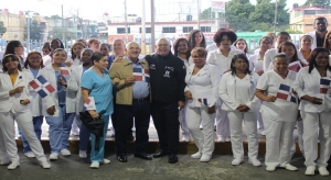 El Hospital Traumatol&oacute;gico Dr. Dar&iacute;o Contreras rinde homenaje a la bandera y al patricio Mat&iacute;as Ram&oacute;n Mella