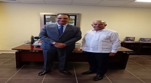 El Director Ejecutivo de SENASA, Dr. Santiago Hazim, realiz&oacute; visita de Cortes&iacute;a al Director  del  Hospital Traumatol&oacute;gico Dr. Dar&iacute;o Contreras