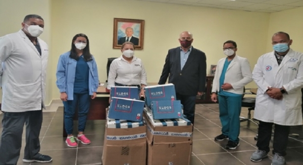 Hospital Dr. Darío Contreras Recibe Donación Zapatos Quirúrgicos