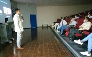 Residencia de Cirug&iacute;a Buco-maxilofacial del Hospital Dar&iacute;o Contreras recibe charla