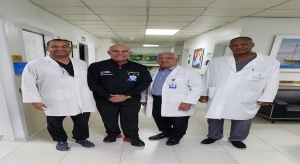 El doctor C&eacute;sar Roque realiza visita de hermandad al nuevo director del Hospital Salvador B. Gautier