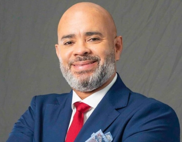 Dr. Andy Bernardo De León Valenzuela