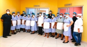 Secci&oacute;n de nutrici&oacute;n y alimentaci&oacute;n del Hospital Dar&iacute;o Contreras Estrena nuevos uniformes