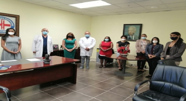 El director del Hospital Darío Contreras, Dr. César Roque recibe al Equipo de Dirección Hospitalario